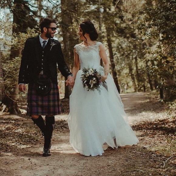 Unique custom made wedding dress - Picture 9 of 13